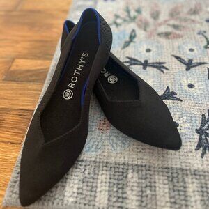 EUC Rothy's The Point Black 9.5 fits 9